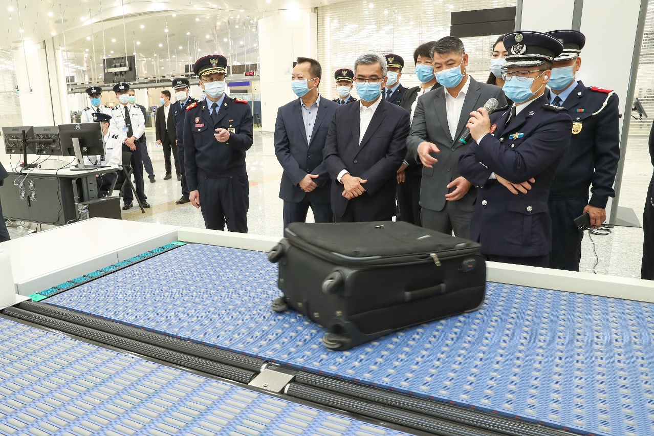 澳門保安司司長視察橫琴口岸澳方口岸區(qū)